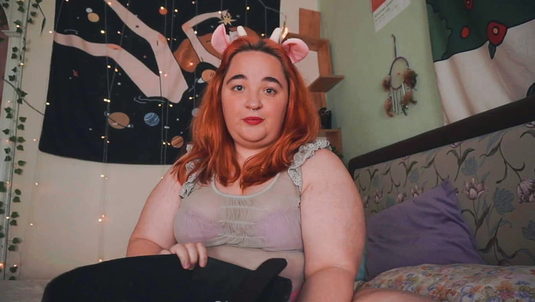 AssGives: Mostrando mis juguetes sexuales parte 1