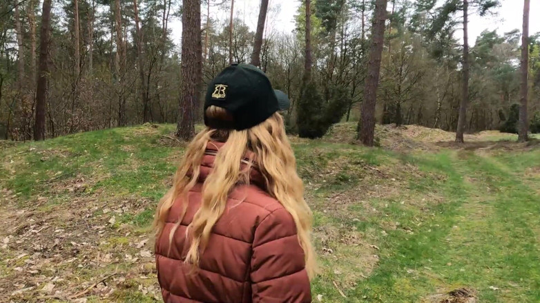 Bikergirl_97: Mijn eerste neukpartij buitenshuis met inseminatie in het gezicht