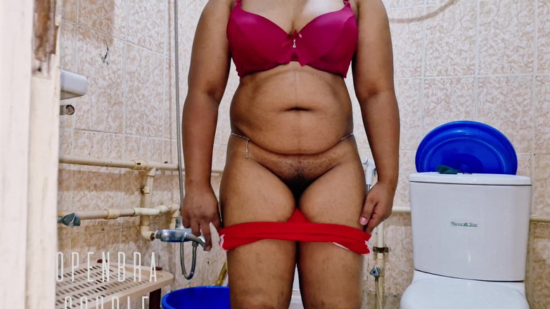 Openbra: Stepmom Showing Pissing in Front of Her Stepson After Thay...