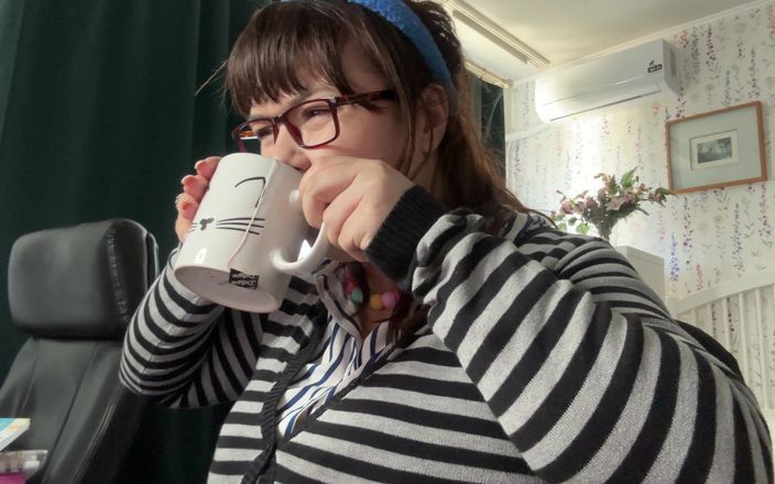 Roxanne Miller: Tea, transformation, brustdehnung, knall-knöpfe