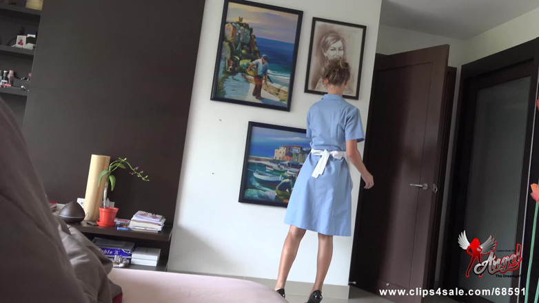 Angel The Dreamgirl: Zvědavá služka