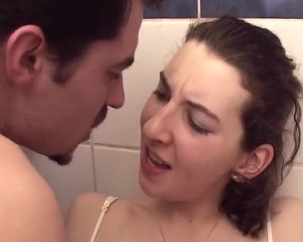Filles Francaises: สาวฝรั่งเศสขนดกโดนเย็ดตูดในห้องน้ำ