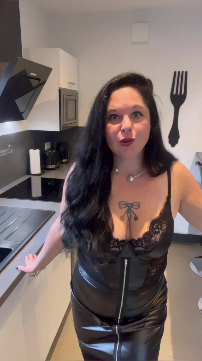 Maitresse Clara: JOI, disfruta con tu calcetín