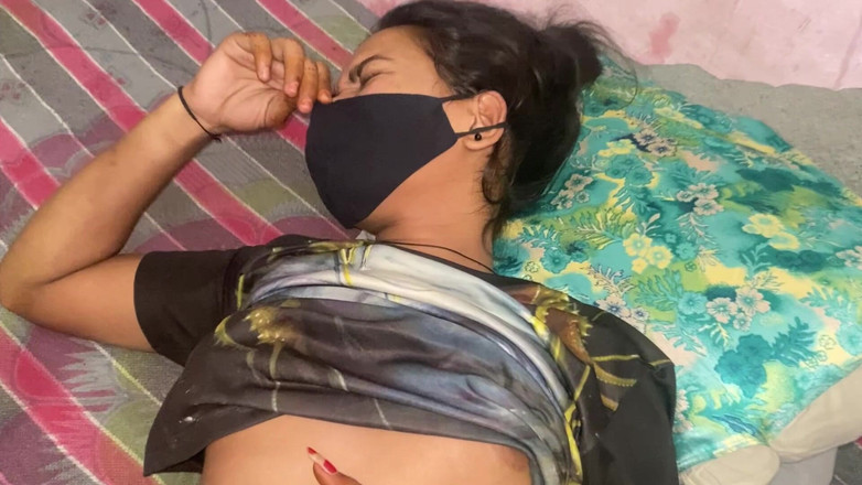 Hotgirl9: Przyrodni brat zrobił przyrodnią siostrę nago i zerżnął ją