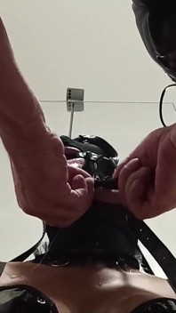 MILF Scopata in Bocca Con Litri Di Sborra E Saliva