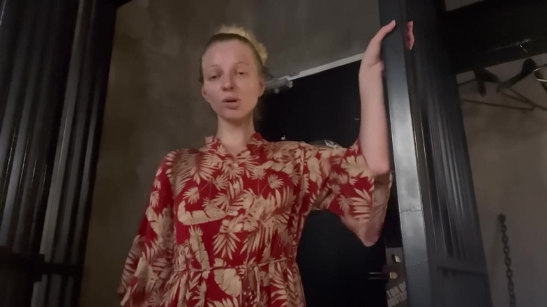 Goddess_Bella_Rae: Hari ke-1 dalam melayani dewi femdom yang unggul ~ asmr bermain...