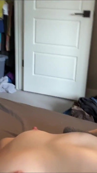 Dickflash grov sperma inuti grannen medan hennes man var på jobbet del 2