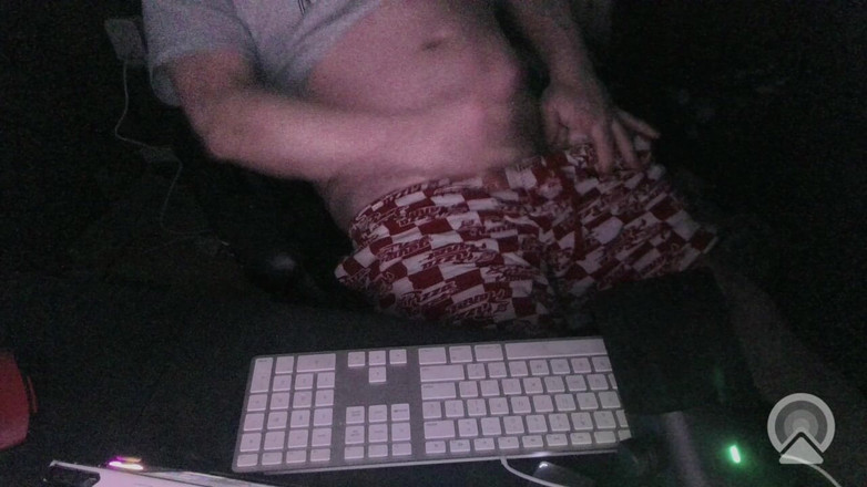 Respawn Daddy: Gece vakti mastürbasyon kamera açık ve gece vakti eyleme hazırken...