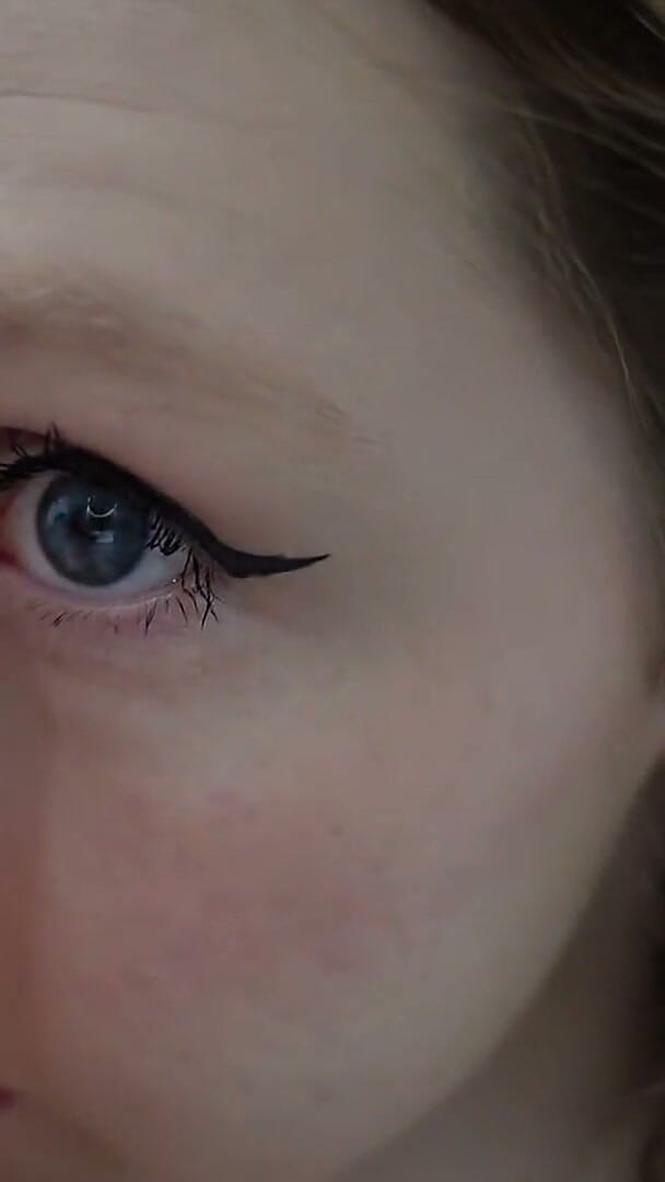 HotRedWildcat: I Put on Makeup Naked