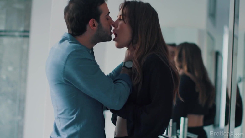 Erotica X: Eroticax - Paige Owens damlayan ıslak amcığıyla aşkını gösteriyor