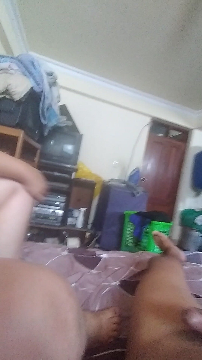 Eatrella j: लैटिना पड़ोसी के लंड की सवारी कर रही है