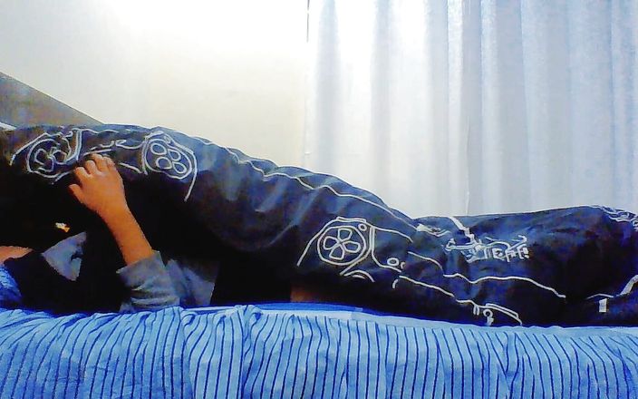 Indian Blowjob: Spolužáka navštívila můj hostel Desi Petite Classfellow GF spolkla jahodovou...