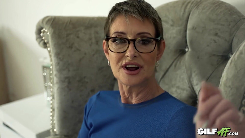 Gilf AF: 흑형 대물 에 따먹히는 핫한 밀프