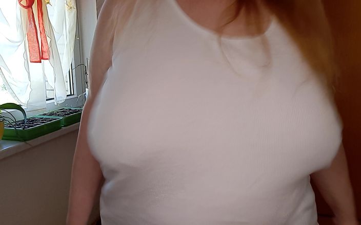 Curly dreams: Breasts Jiggle