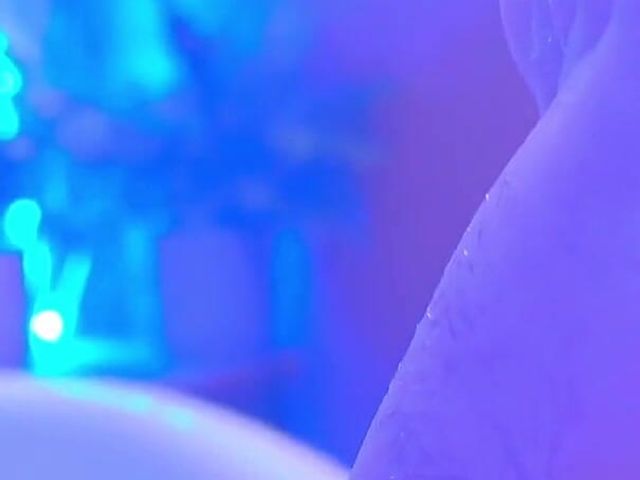 Hairy Hobbit Feet Cums in Bathtub (Hand free)