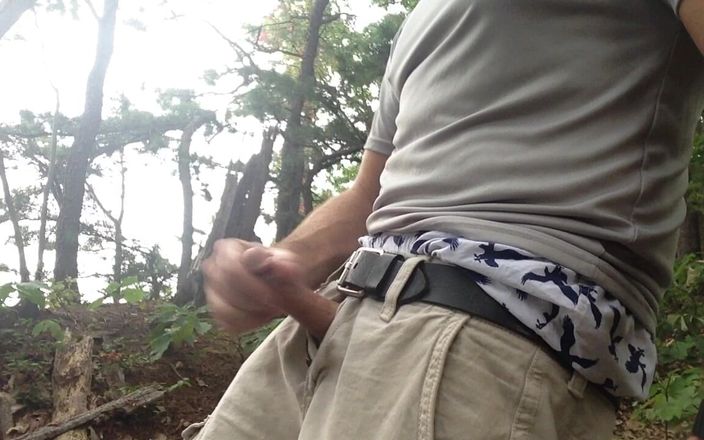 TJenner: у воды, в общественном парке, Провисание, Американский Eagle Boxers. Растянутый