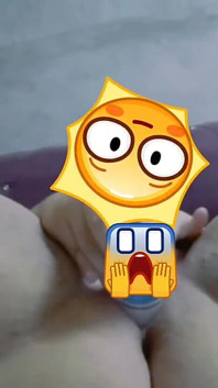 Dildo yok, beni sertçe boşaltmak için deodorant kullandım