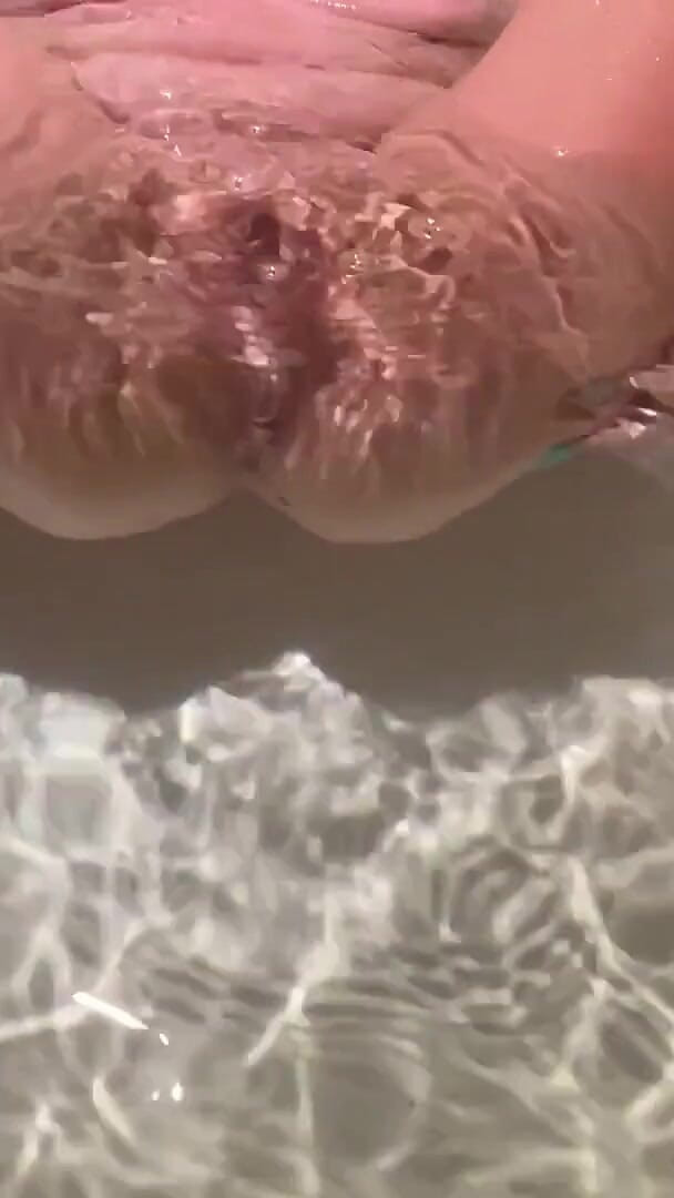 iamdirtydoll: Bubble Farts