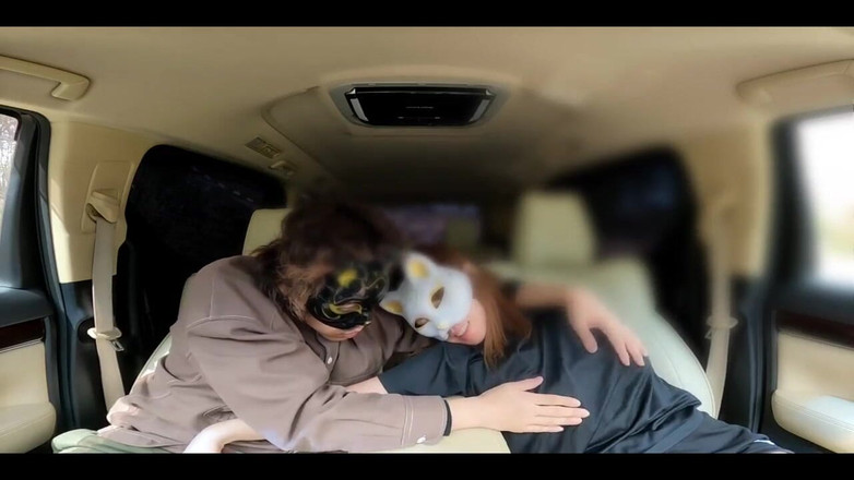 LuuLee0804: La donna perversa sposata fa sesso in macchina con un...