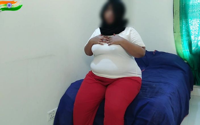 Aria Mia: 印度尼西亚穆斯林性感女人被带回家做爱