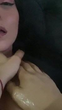 기름으로 문지르는 음란한 계모
