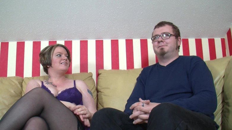 Deutscher Sex Report: Horny Woman Watches Men Sucking Each Other's Penis