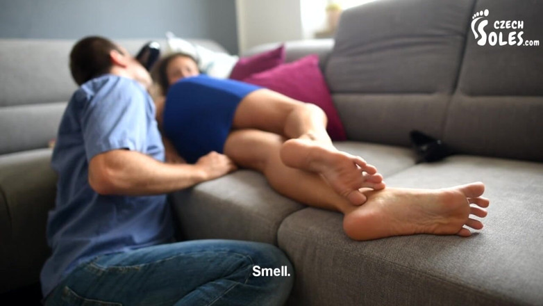 Czech Soles - foot fetish content: 妻のセクシーな足と靴の崇拝