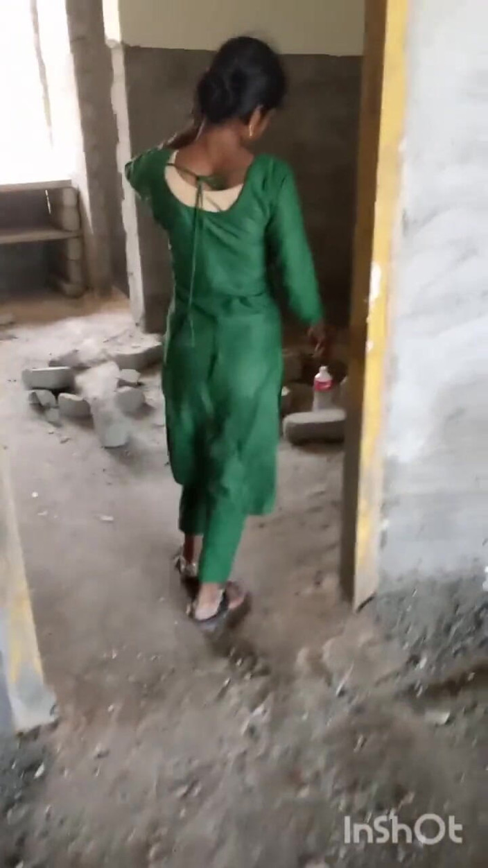 AmpleOunce283: 건설 현장에서 방갈리 남친을 따먹는 텔레구어 핫한 여친