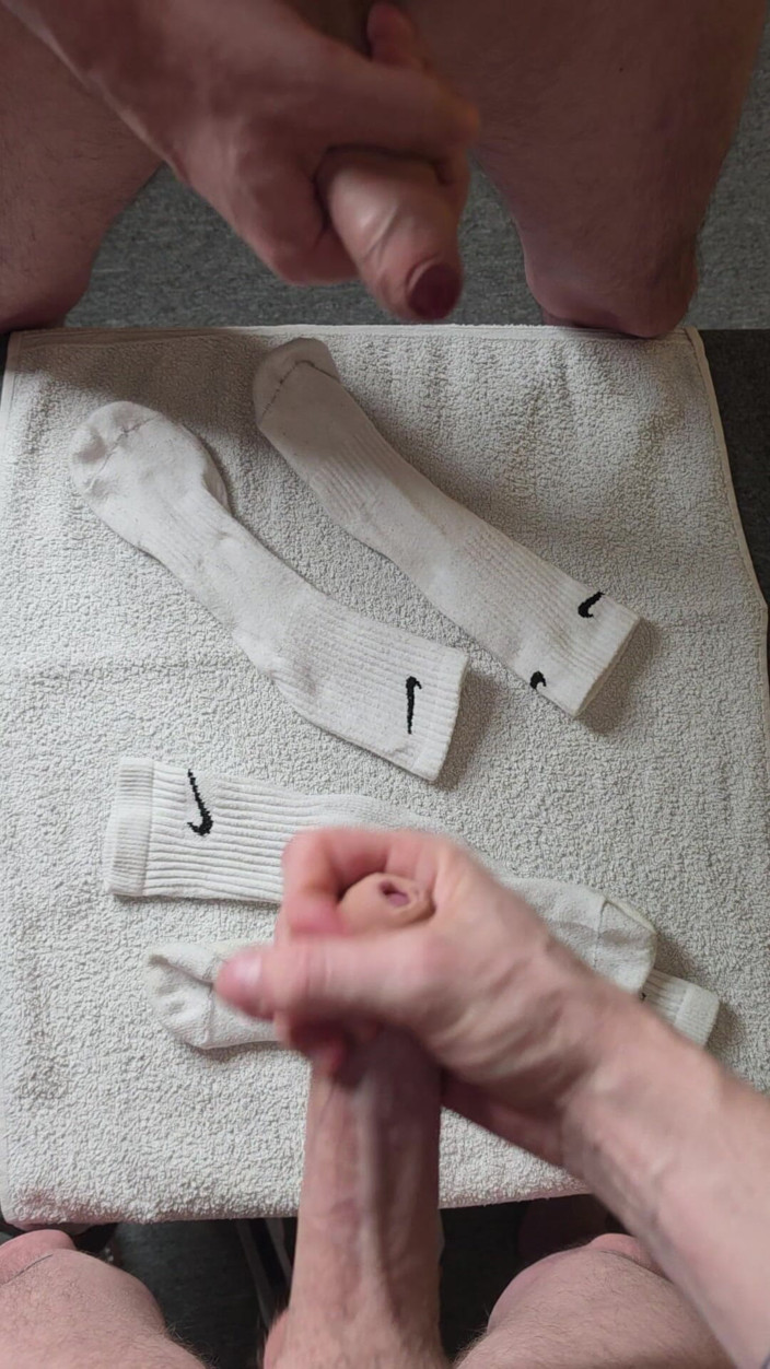 Twotwinkhusbands: Ordered: 2x Pairs of Used Cum Soaked White Nike Socks