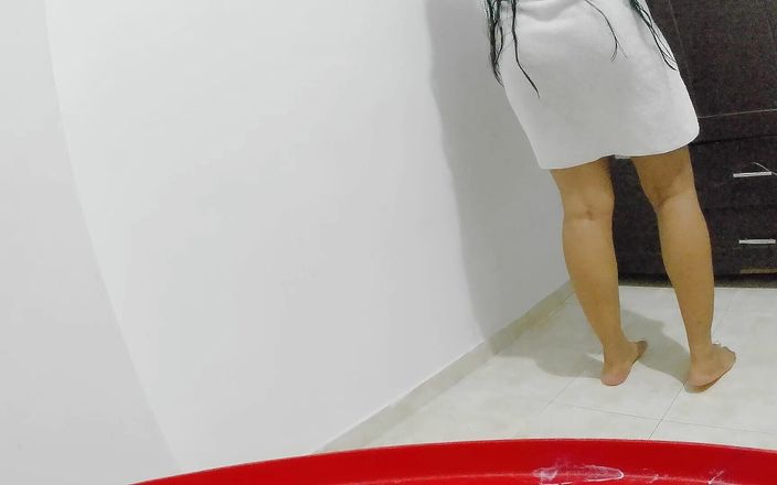 kelsyStar: J’ai mis une caméra maison pour filmer ma voisine sans...