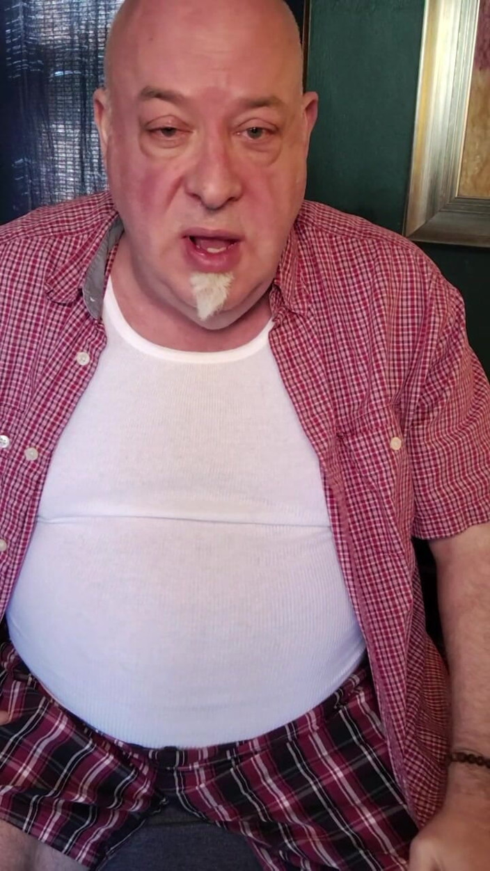 beardaddychub: Nevlastní otec ukazuje nevlastnímu synovi, jak se mu to líbí!