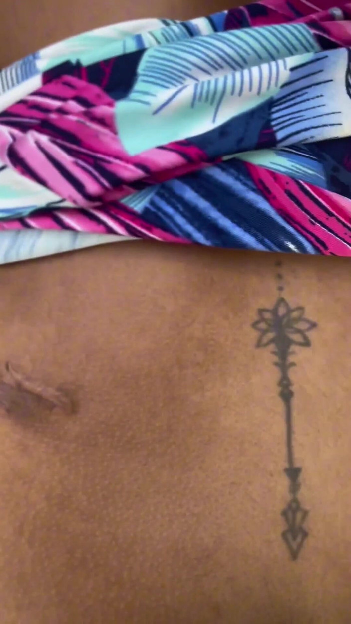 XanderBlackx: Sexy Brunetka Kouří Můj Obrovský Tlustý Penis S Velkou Intenzitou...