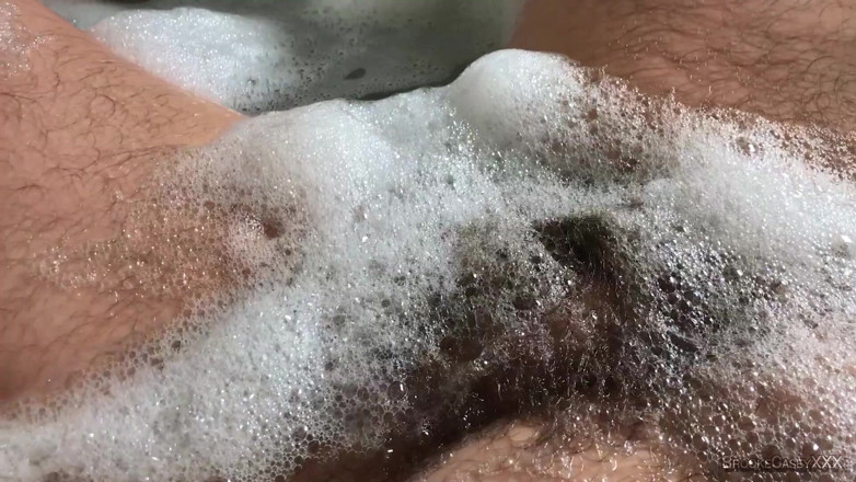 Brooke Casey: Sinnliche Asmr, voller busch und kitzler-anbetung im schaumbad, brooke casey