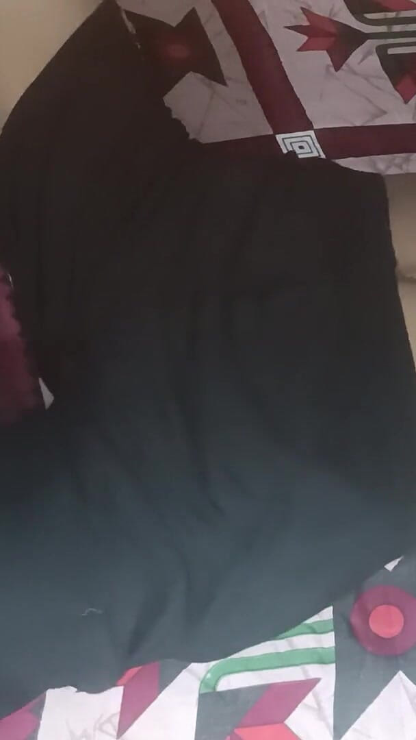 Sexy Shreya studio: Ateşli desi köylü evli kadın aldatarak sikişiyor