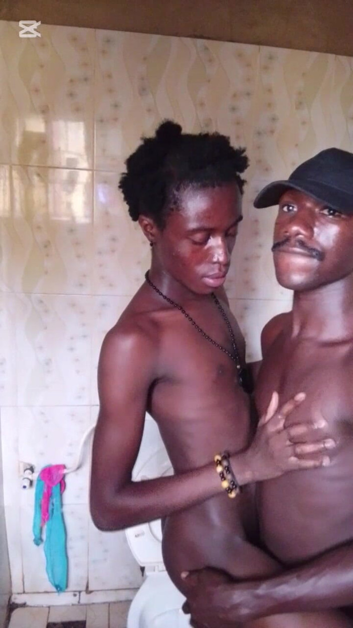 solomonnaija: Sesso in bagno