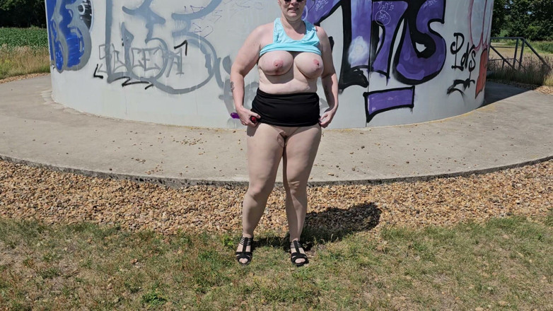 UserBitch1: Outdoor Fucked My Vibrator