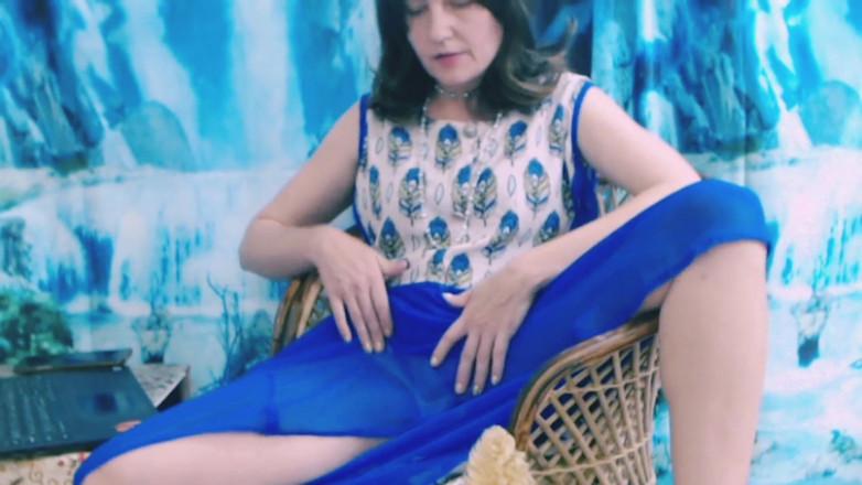 Bolly Karma: Soția devine obraznică pe cameră