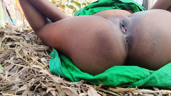 Nenika: Bhabhi desi panas di luar rumah