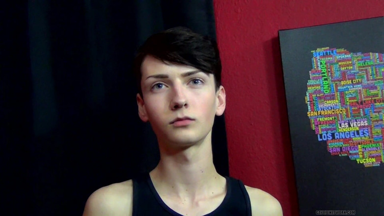 Lollipop Twinks: Benjamin, fille mince et mince, sur le tournage