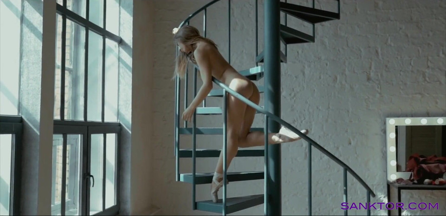 SANKTOR: Naked ballet dancer . Art erotic video.