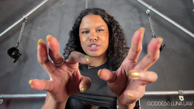 Goddess Luna Law: POV에 사정할 때까지 내 완벽한 손톱에 간지럽히는