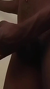 大屁股在丁字裤和小腰狗狗