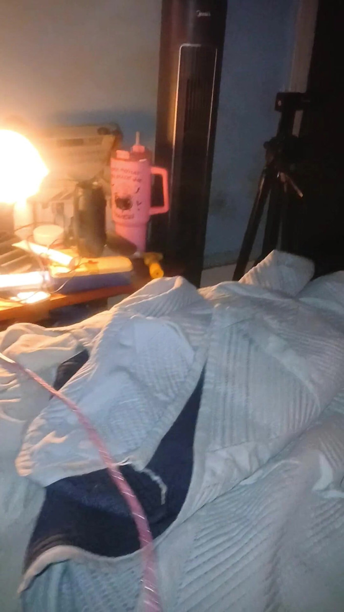 MAGLIGHTGIRL69: 妻がむせるように撫でている!