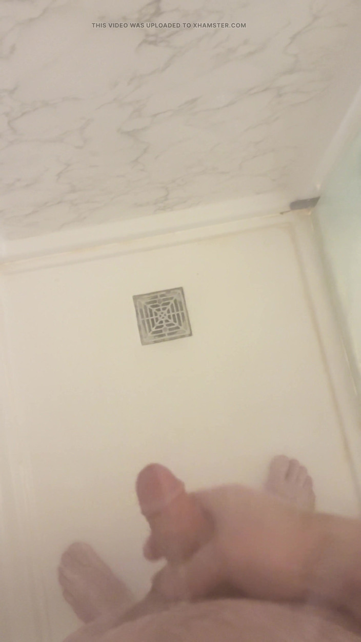 Respawn Daddy: Retired Army Veteran Playing with His Cock in the Shower