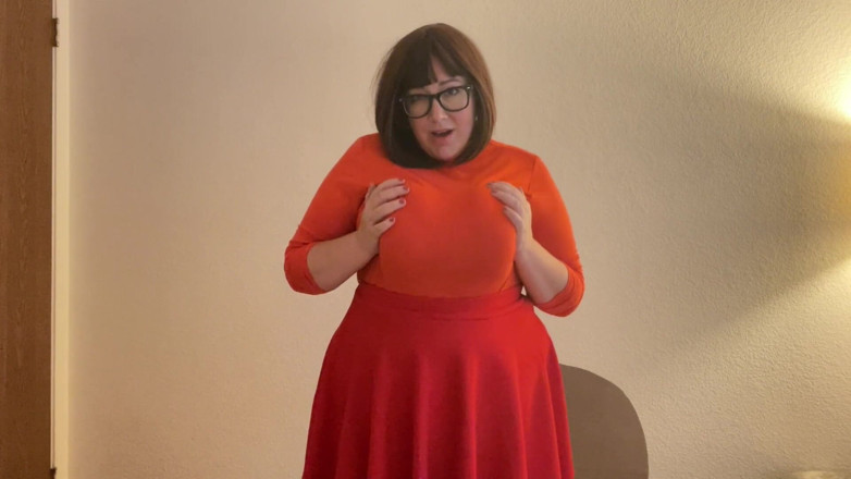 cutejayne: Velma es una puta para su vecina