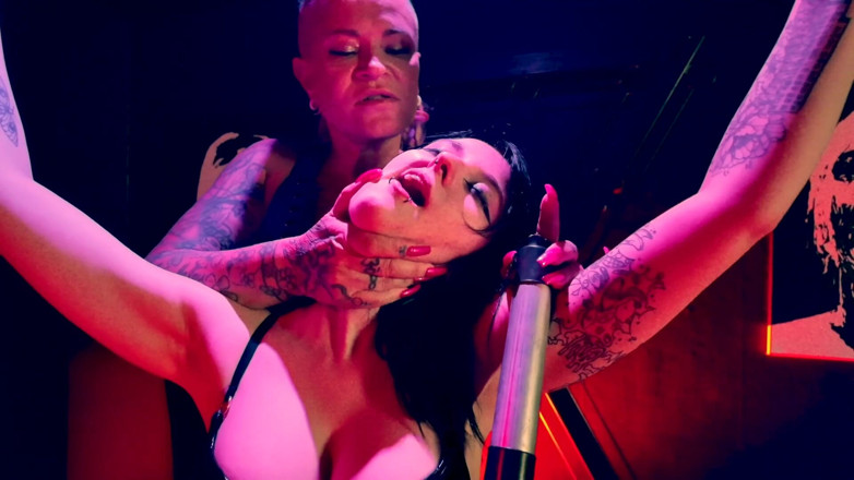 Domina Dark: Petite Emo Girls First BDSM Session