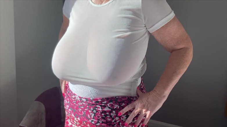 Aunty Sandra vintage girdle queen: Makcik Sandra berbogel untuk awak Semua