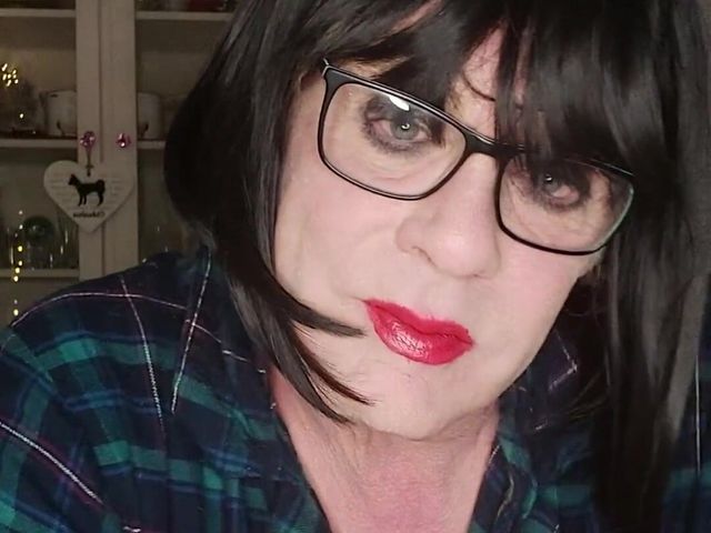 Black Wig...what You Think? (Juniperberi crossdresser)
