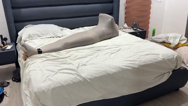 Mean Asian Wife: Mumifikováno v punčochách Cocoon Bezbranný zavlečeno do nylonu