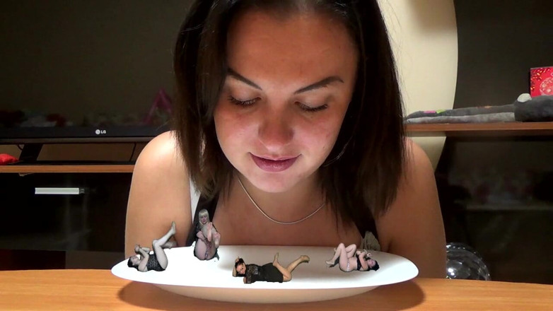 Goddess Misha Goldy: 4 kız yiyeceğim. Mmm Yummy!